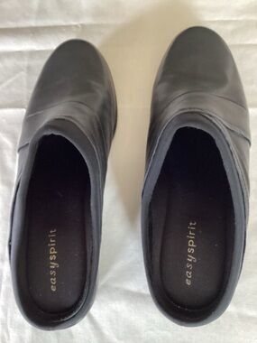 Easy Spirit Black Size 8 Black Mules